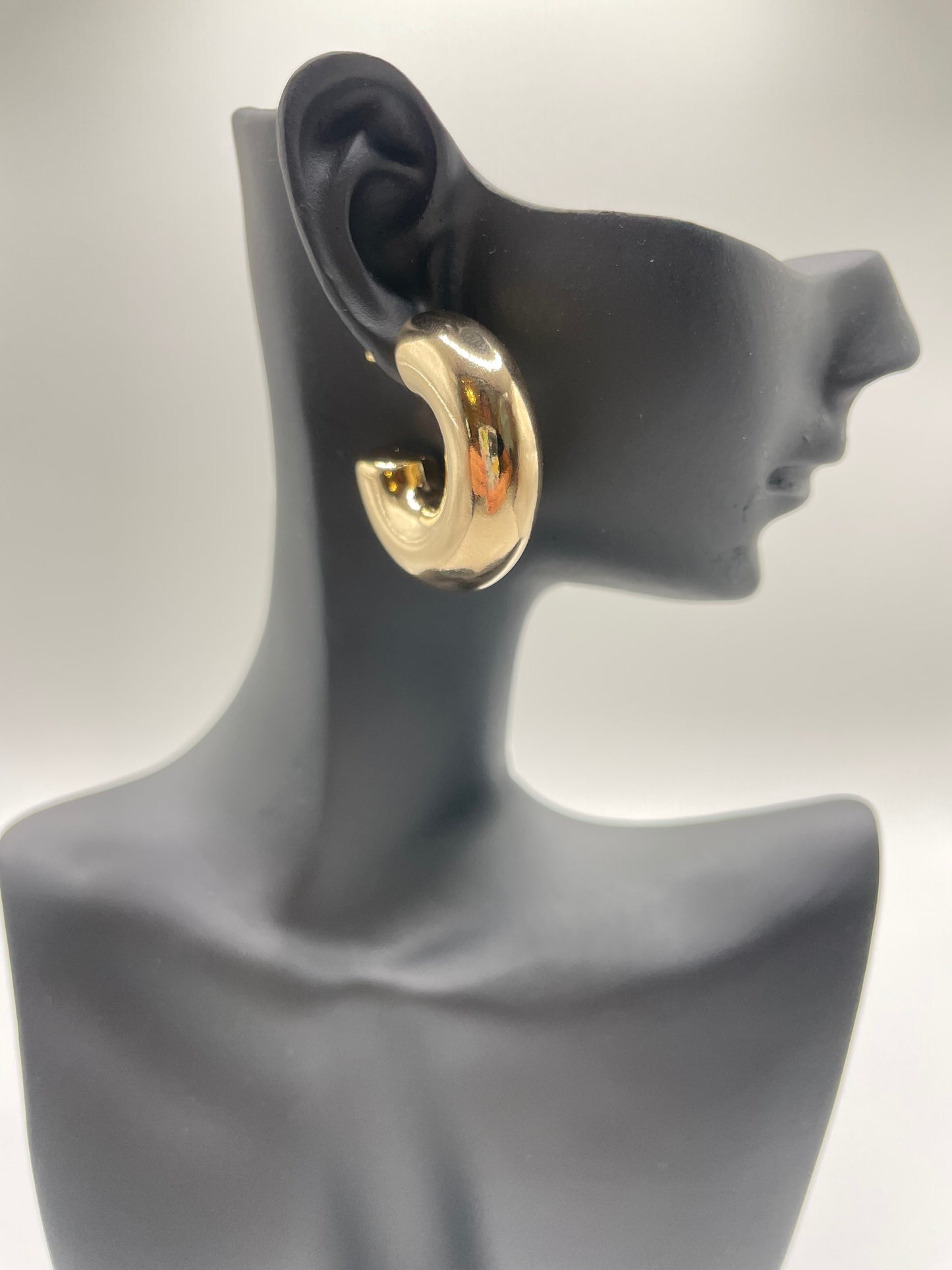 Ariel Hoops
